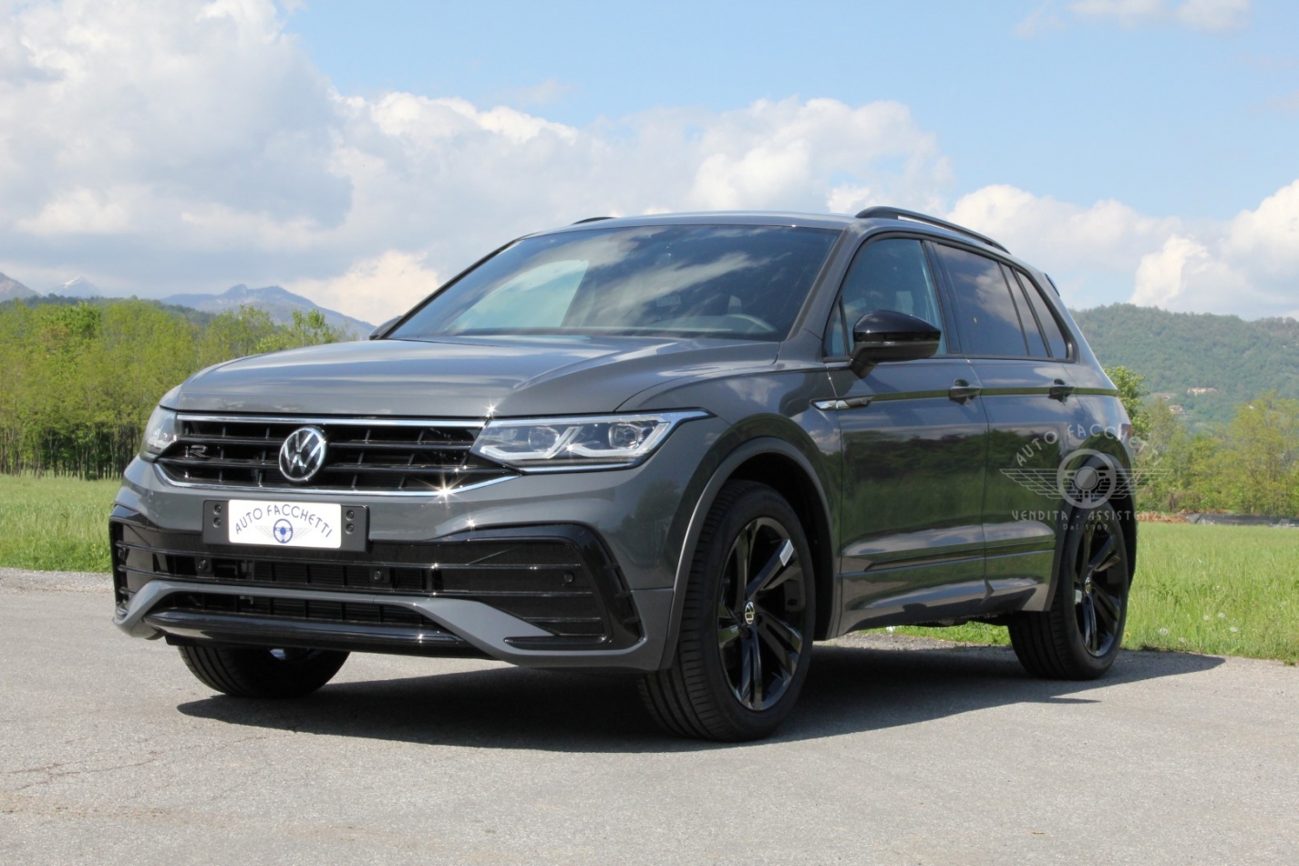 Tiguan R Line 2024 Schwarz Elset Katharina