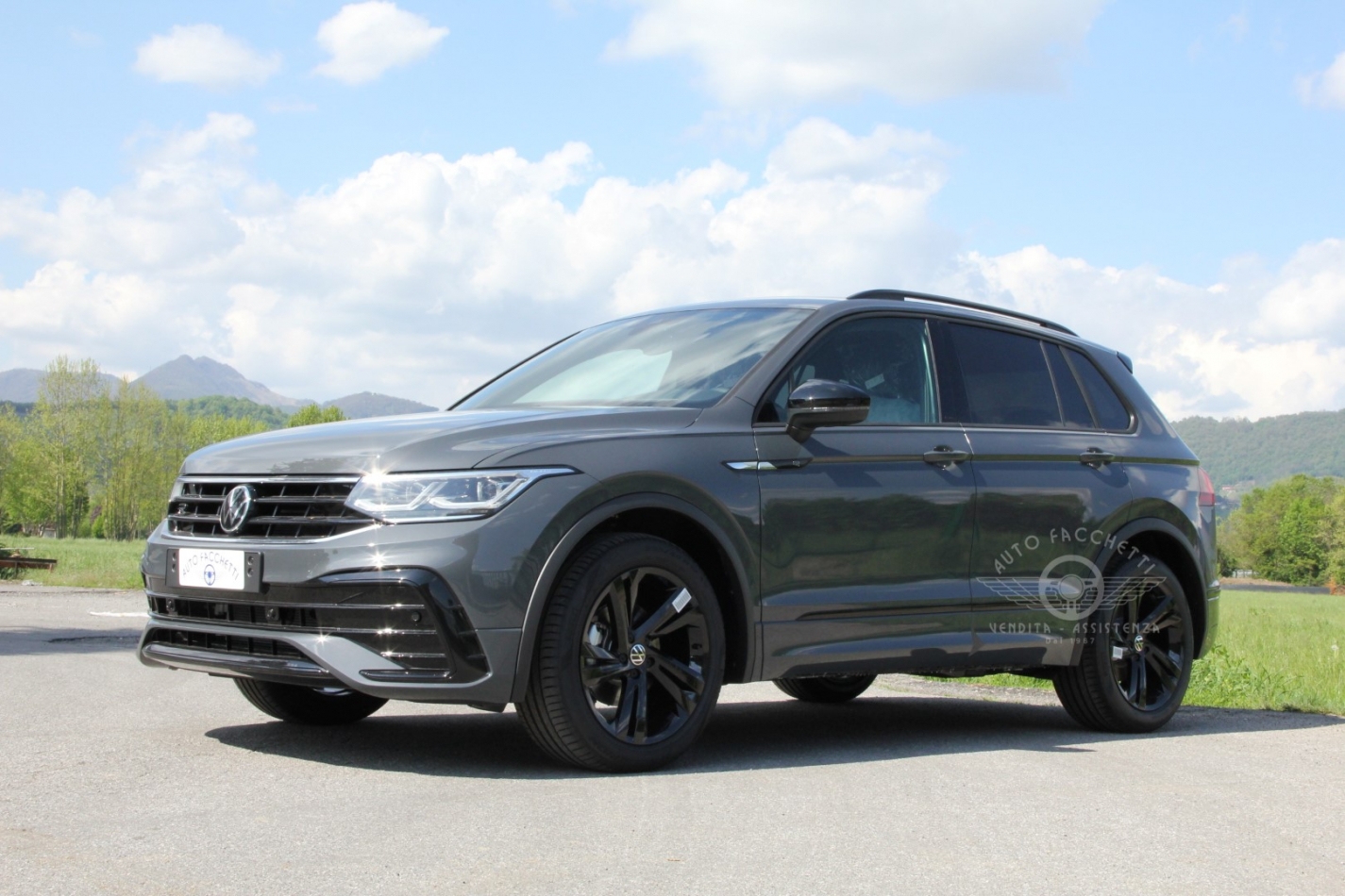 Volkswagen Tiguan 1.5 TSI 150CV DSG ACT RLINE + BLACK STYLE PACK Concessionario Auto