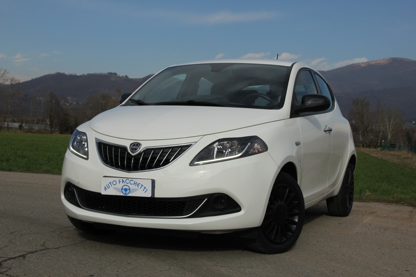 Lancia Ypsilon 1.0 MILD- HYBRID