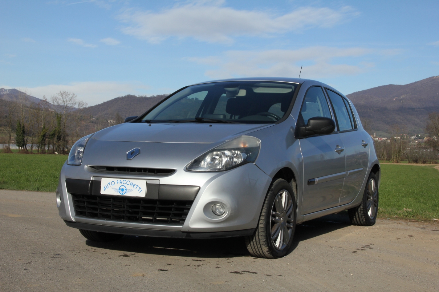 Renault Clio III 2009 5p 1.5 dci Dynamique